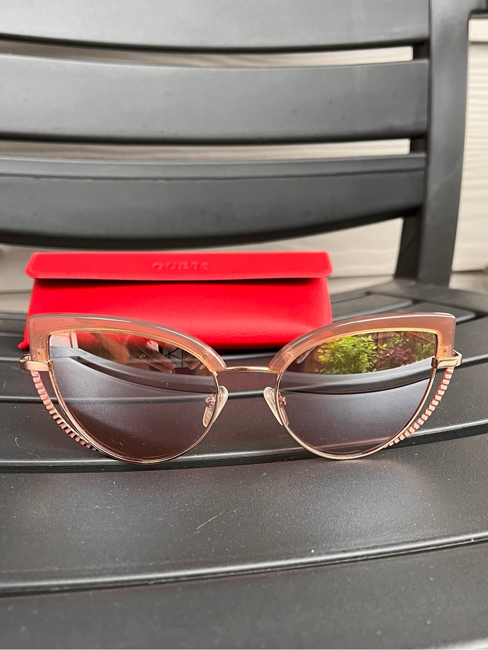 Like New Guess Rose Sunglasses